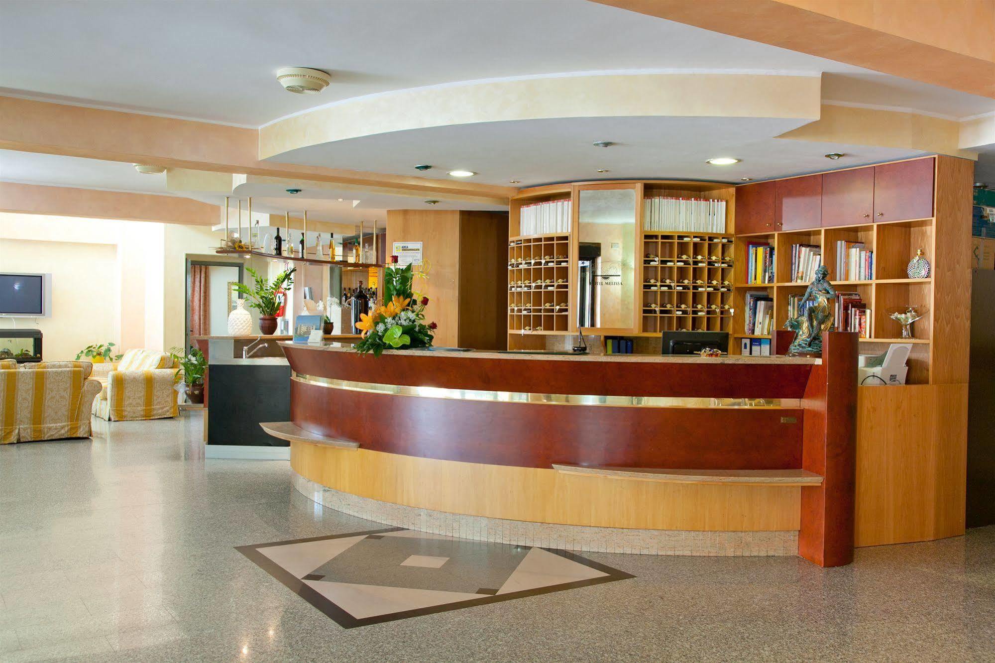 Hotel Melissa Torre Melissa Bagian luar foto